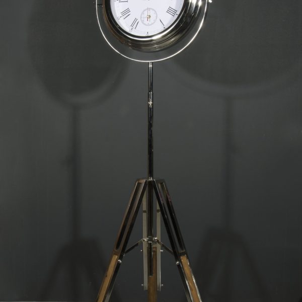 ساعت ایستاده سه پایه-ساعت در دکوراسیون گوای هوم