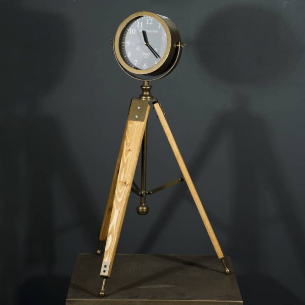 ساعت سه پایه چوبی - ساعت در دکوراسیون گونای هوم