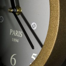 ساعت سه پایه چوبی - ساعت در دکوراسیون