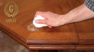 چگونه مبلمان چوبی را در خانه تمیز کنیم